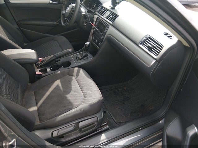 45623618 :رقم المزاد ، 1VWAT7A32GC016090 vin ، 2016 Volkswagen Passat 1.8t S مزاد بيع