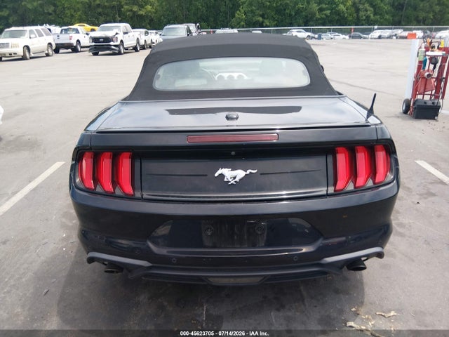 45623705 :رقم المزاد ، 1FATP8UH6J5133220 vin ، 2018 Ford Mustang Ecoboost Premium مزاد بيع