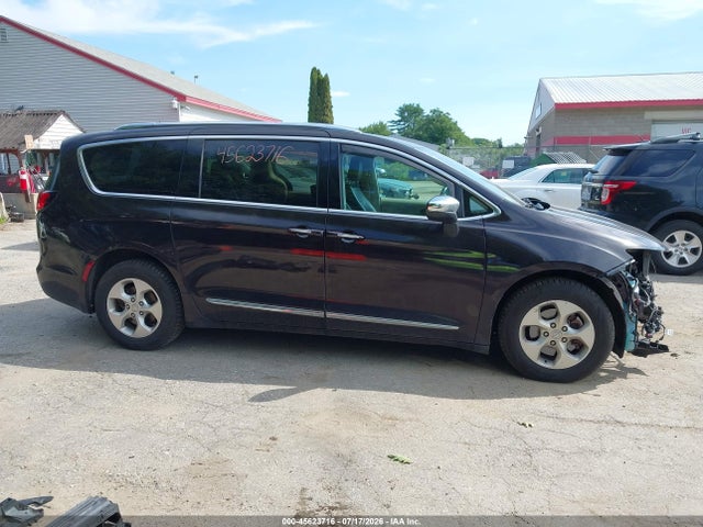 45623716 :رقم المزاد ، 2C4RC1EG9HR525005 vin ، 2017 Chrysler Pacifica Touring-l Plus مزاد بيع