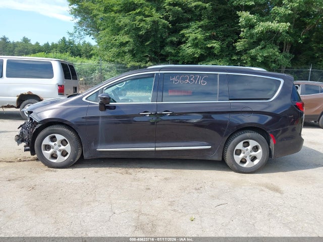 45623716 :رقم المزاد ، 2C4RC1EG9HR525005 vin ، 2017 Chrysler Pacifica Touring-l Plus مزاد بيع