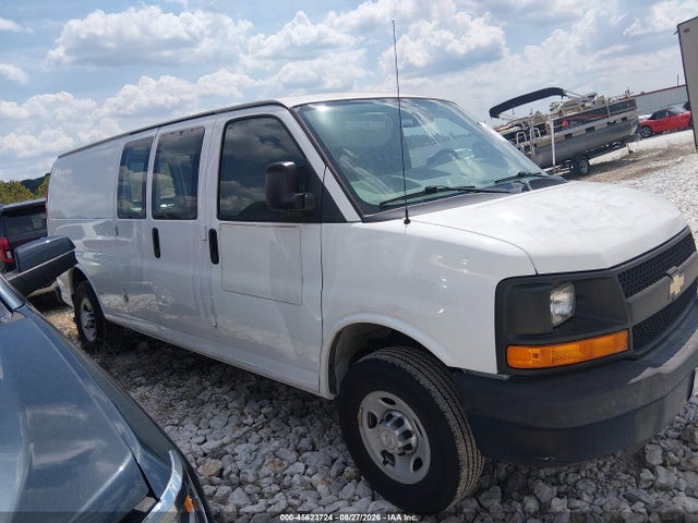 Chevrolet Express 3500 Work Van 2015 1GCZGUCF6F1127574 Image 13