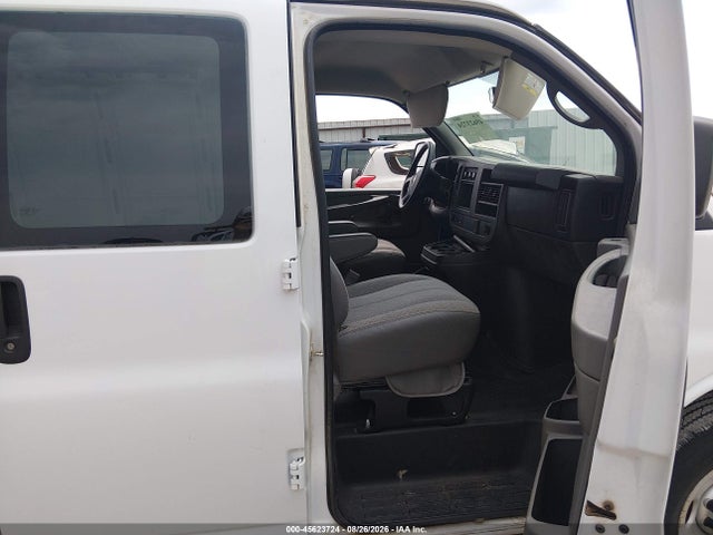 Chevrolet Express 3500 Work Van 2015 1GCZGUCF6F1127574 Image 5