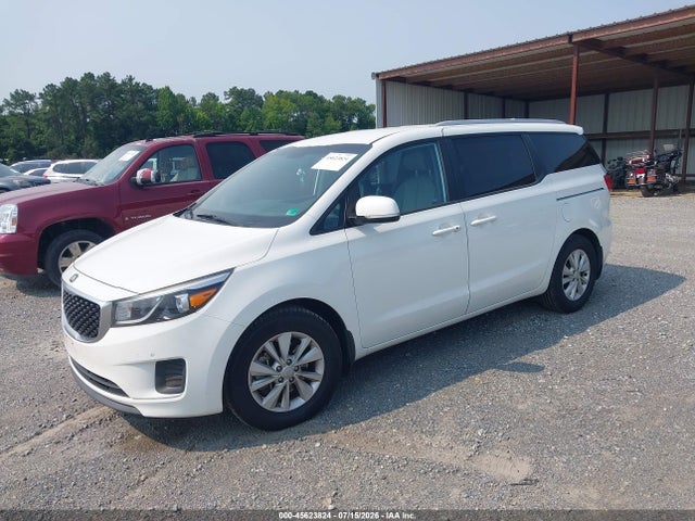 KIA SEDONA LX 2016 KNDMB5C17G6213855 Image 2