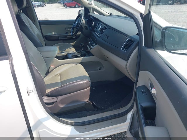 KIA SEDONA LX 2016 KNDMB5C17G6213855 Image 5