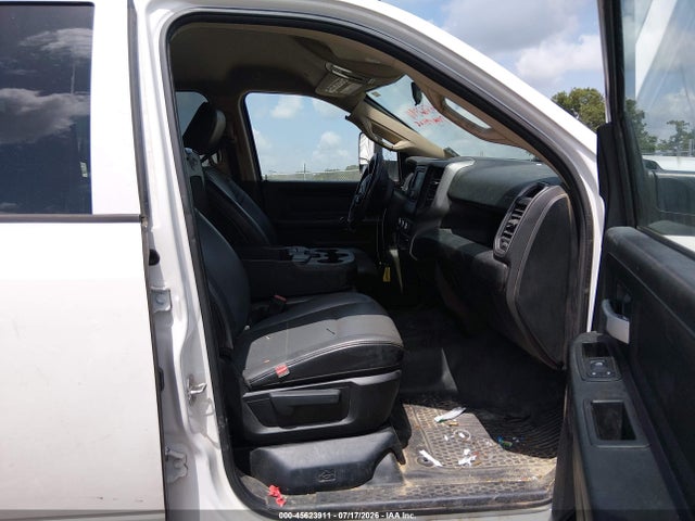45623911 :رقم المزاد ، 3C6UR4CJ4KG517875 vin ، 2019 Ram 2500 Tradesman  4x2 6'4 Box مزاد بيع