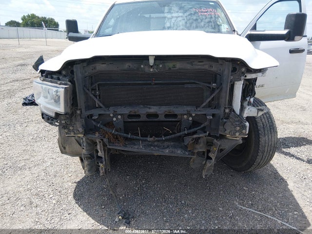 45623911 :رقم المزاد ، 3C6UR4CJ4KG517875 vin ، 2019 Ram 2500 Tradesman  4x2 6'4 Box مزاد بيع