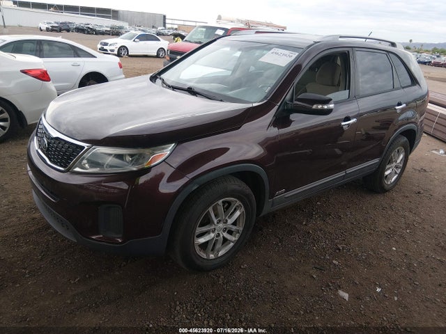 KIA Sorento Lx V6 2015 5XYKTDA77FG595290 Image 2