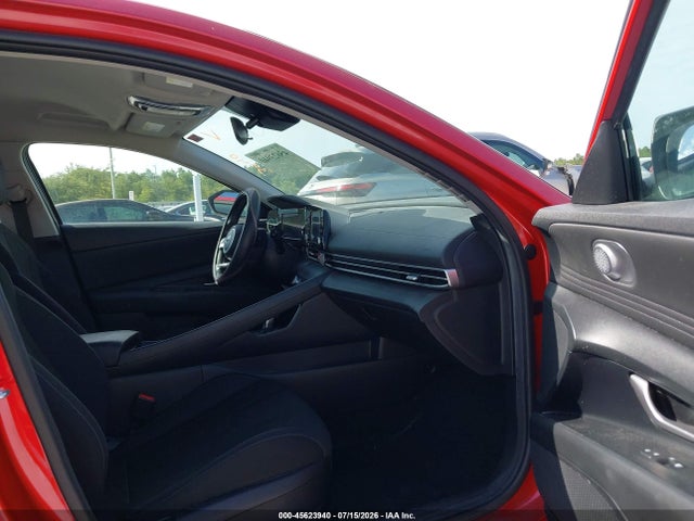 45623940 :رقم المزاد ، 5NPLS4AG0NH060316 vin ، 2022 Hyundai Elantra Sel مزاد بيع