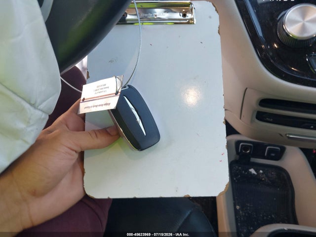 45623969 :رقم المزاد ، 2C4RC1EG1JR112887 vin ، 2018 Chrysler Pacifica Touring L Plus مزاد بيع