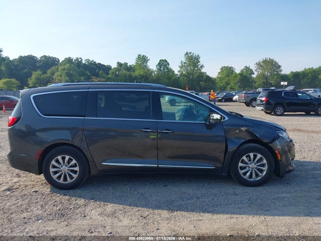 45623969 :رقم المزاد ، 2C4RC1EG1JR112887 vin ، 2018 Chrysler Pacifica Touring L Plus مزاد بيع