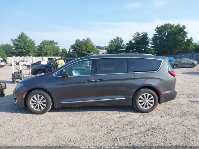 45623969 :رقم المزاد ، 2C4RC1EG1JR112887 vin ، 2018 Chrysler Pacifica Touring L Plus مزاد بيع