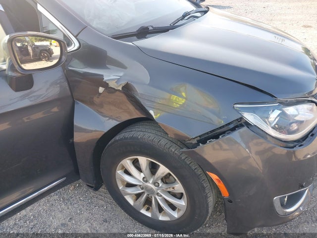 45623969 :رقم المزاد ، 2C4RC1EG1JR112887 vin ، 2018 Chrysler Pacifica Touring L Plus مزاد بيع