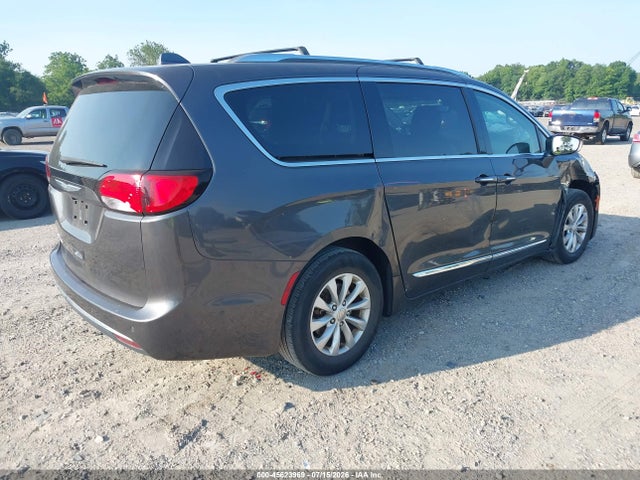 45623969 :رقم المزاد ، 2C4RC1EG1JR112887 vin ، 2018 Chrysler Pacifica Touring L Plus مزاد بيع