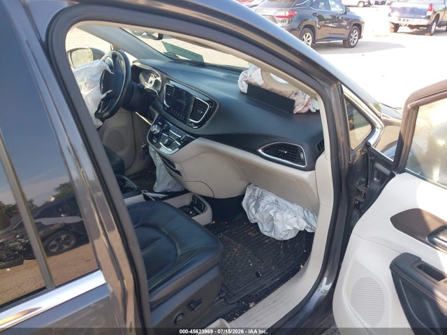 45623969 :رقم المزاد ، 2C4RC1EG1JR112887 vin ، 2018 Chrysler Pacifica Touring L Plus مزاد بيع
