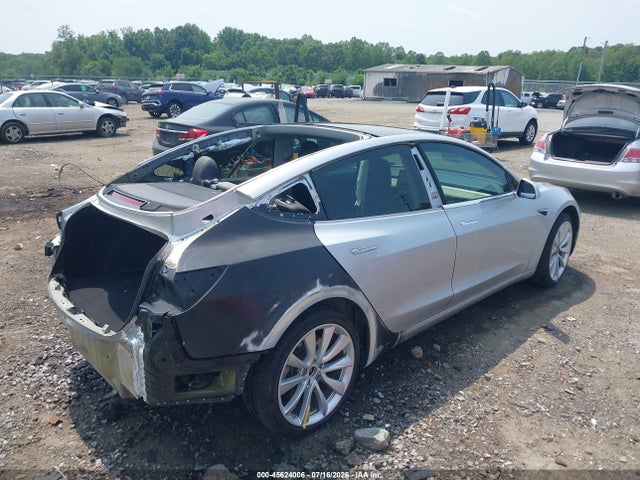 Продажа на аукционе авто 2018 Tesla Model 3 Long Range/mid Range, vin: 5YJ3E1EA5JF060865, номер лота: 45624006