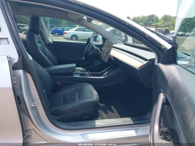 Продажа на аукционе авто 2018 Tesla Model 3 Long Range/mid Range, vin: 5YJ3E1EA5JF060865, номер лота: 45624006
