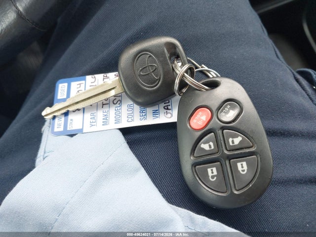 Aukcja sprzedaży 2016 Toyota Sienna Se 8 Passenger, vin: 5TDXK3DCXGS763715, numer aukcji: 45624021