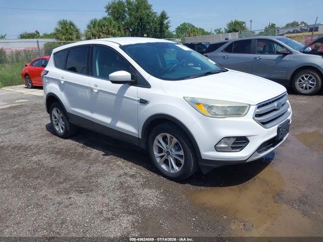 Продажа на аукционе авто 2017 Ford Escape Se, vin: 1FMCU9GD4HUD32358, номер лота: 45624089
