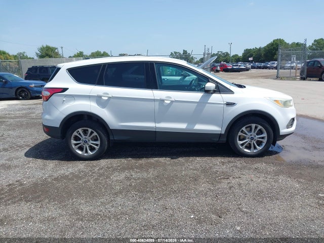 Продаж на аукціоні авто 2017 Ford Escape Se, vin: 1FMCU9GD4HUD32358, номер лоту: 45624089
