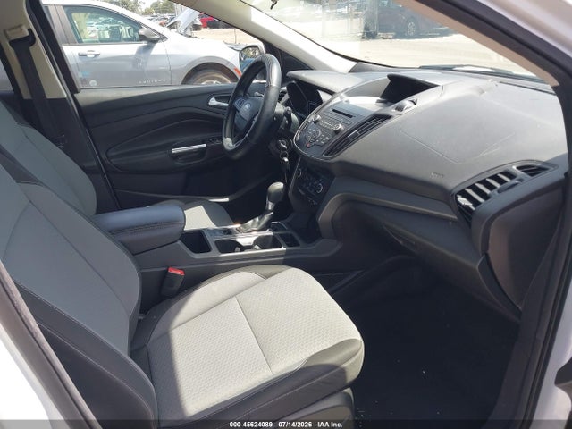 Продаж на аукціоні авто 2017 Ford Escape Se, vin: 1FMCU9GD4HUD32358, номер лоту: 45624089