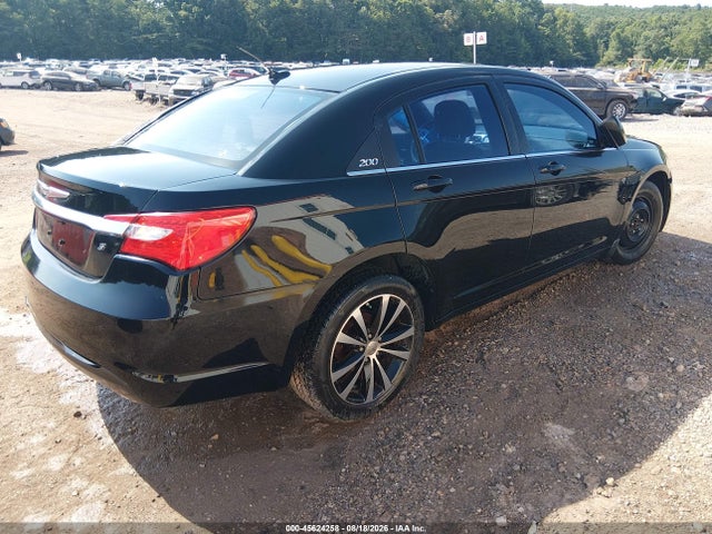 45624258 :رقم المزاد ، 1C3BC8FG3BN610343 vin ، 2011 Chrysler 200 S مزاد بيع