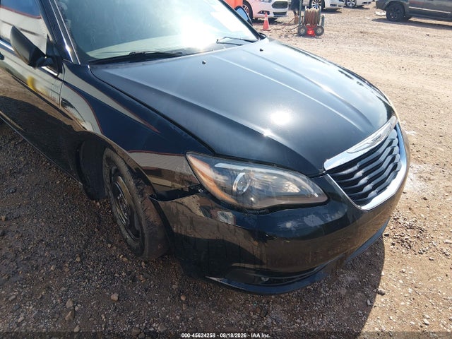 45624258 :رقم المزاد ، 1C3BC8FG3BN610343 vin ، 2011 Chrysler 200 S مزاد بيع