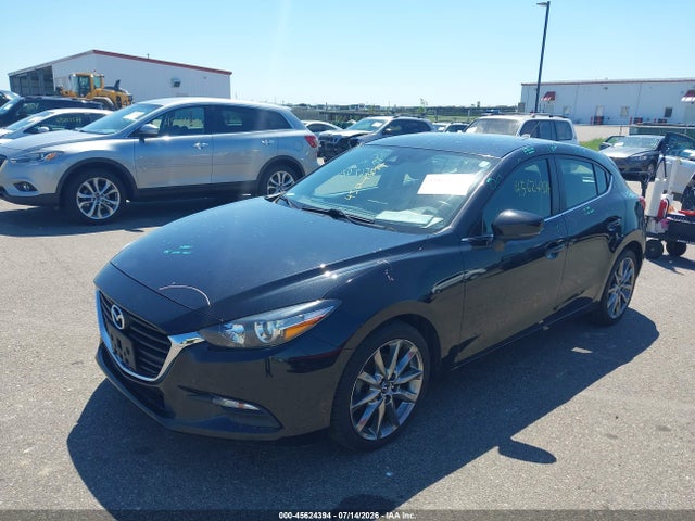 Mazda Mazda3 Touring 2018 3MZBN1L30JM193221 Image 2