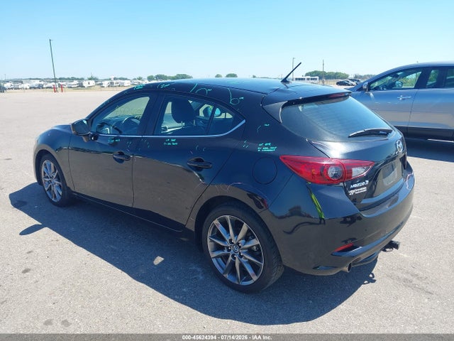 Mazda Mazda3 Touring 2018 3MZBN1L30JM193221 Image 3