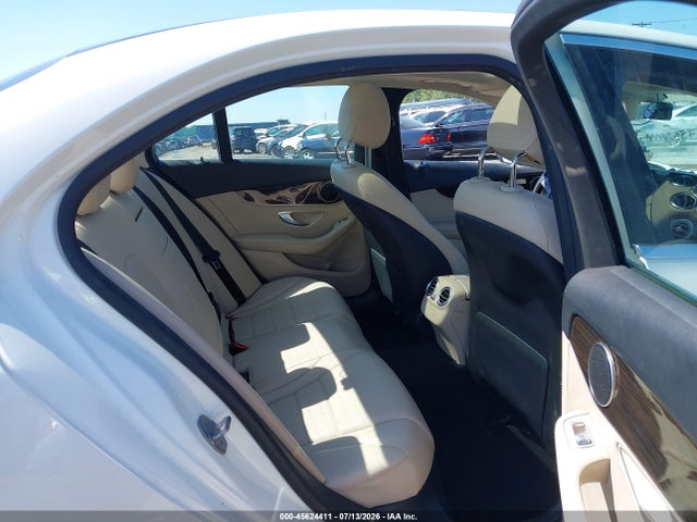Aukcja sprzedaży 2017 Mercedes-benz C 300 4matic, vin: 55SWF4KB7HU224747, numer aukcji: 45624411