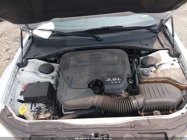 2C3CCAKG5JH268192 Chrysler 300 Limited Awd