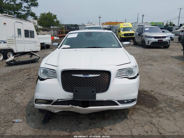 2C3CCAKG5JH268192 Chrysler 300 Limited Awd