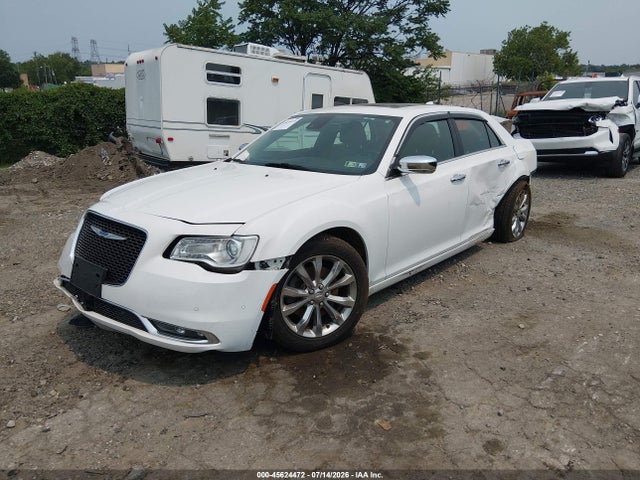 2C3CCAKG5JH268192 Chrysler 300 Limited Awd
