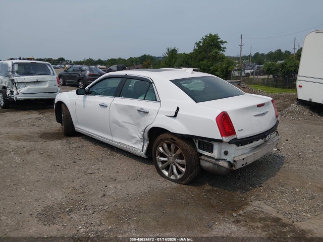 2C3CCAKG5JH268192 Chrysler 300 Limited Awd