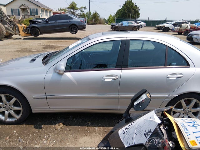45624588 :رقم المزاد ، WDBRF40J94F482457 vin ، 2004 Mercedes-benz C 230 Kompressor Sport/sport مزاد بيع