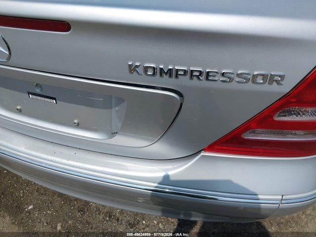 45624588 :رقم المزاد ، WDBRF40J94F482457 vin ، 2004 Mercedes-benz C 230 Kompressor Sport/sport مزاد بيع