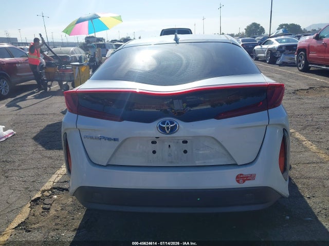 Toyota Prius Prime Premium 2017 JTDKARFP0H3040751 Image 17