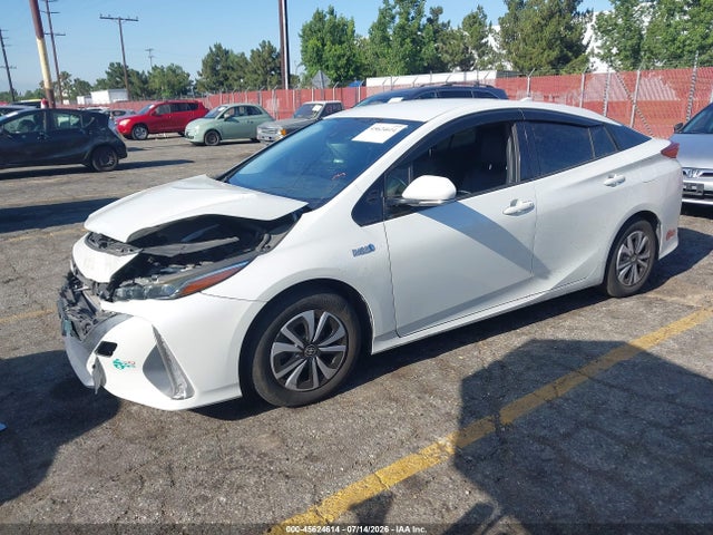 Toyota Prius Prime Premium 2017 JTDKARFP0H3040751 Image 2