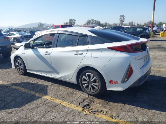 Toyota Prius Prime Premium 2017 JTDKARFP0H3040751 Image 3