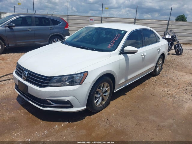 2016 Volkswagen Passat 1.8t S მანქანა იყიდება აუქციონზე, vin: 1VWAT7A37GC003867, აუქციონის ნომერი: 45624651