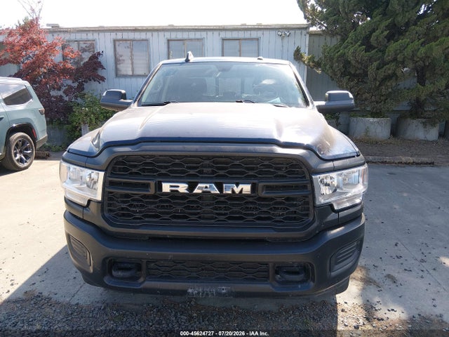 3C63R3GJ1LG183595 RAM 3500 Tradesman 4x4 8&#039; Box