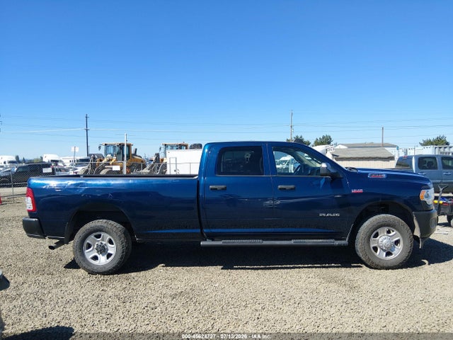 3C63R3GJ1LG183595 RAM 3500 Tradesman 4x4 8&#039; Box