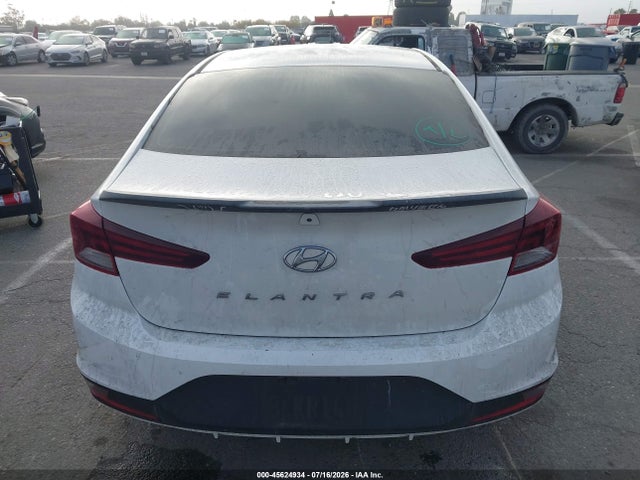 Hyundai ELANTRA SE 2019 5NPD74LF8KH428361 Image 16