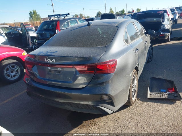 45624947 :رقم المزاد ، 3KPF24AD9NE490692 vin ، 2022 Kia Forte Lxs مزاد بيع