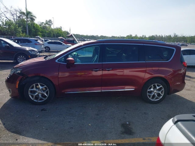 2017 Chrysler Pacifica Touring-l Plus მანქანა იყიდება აუქციონზე, vin: 2C4RC1EG0HR684074, აუქციონის ნომერი: 45625024