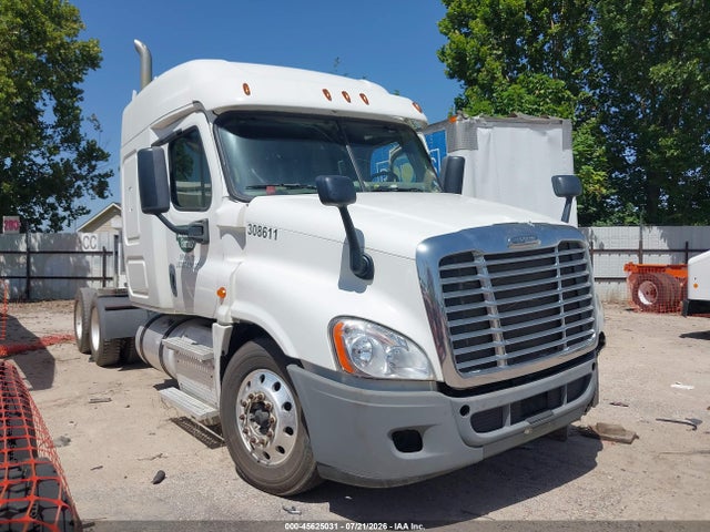 2014 Freightliner Cascadia 125 მანქანა იყიდება აუქციონზე, vin: 3AKJGLD60ESFZ3509, აუქციონის ნომერი: 45625031