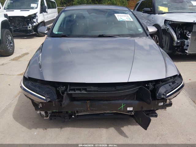 KMHLM4DG8RU770609 Hyundai ELANTRA SEL