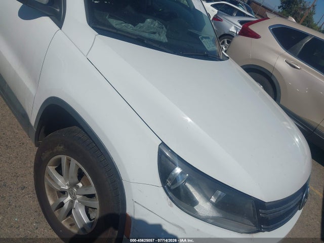 2017 Volkswagen Tiguan მანქანა იყიდება აუქციონზე, vin: WVGAV7AX1HK009098, აუქციონის ნომერი: 45625057