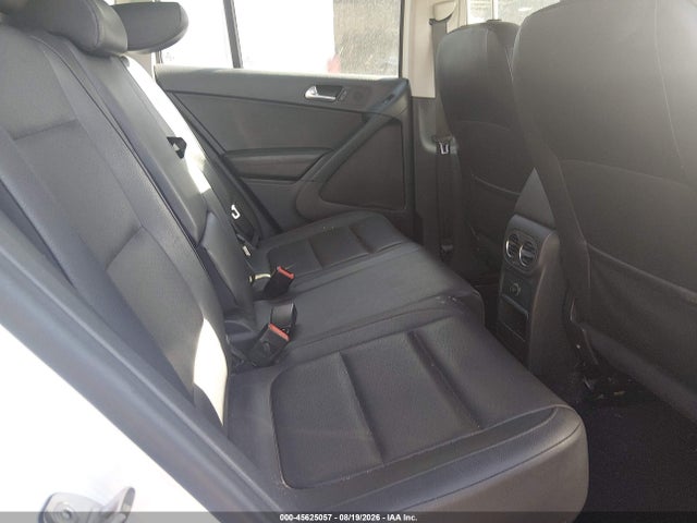 2017 Volkswagen Tiguan მანქანა იყიდება აუქციონზე, vin: WVGAV7AX1HK009098, აუქციონის ნომერი: 45625057