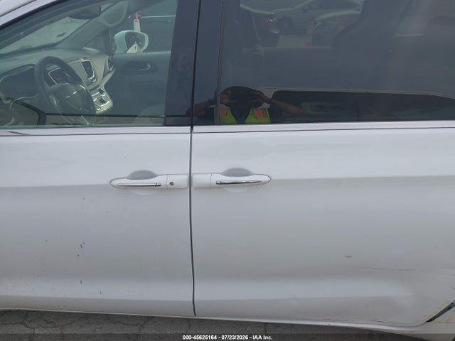 Chrysler Pacifica Touring 2020 2C4RC1FG8LR143331 Image 14