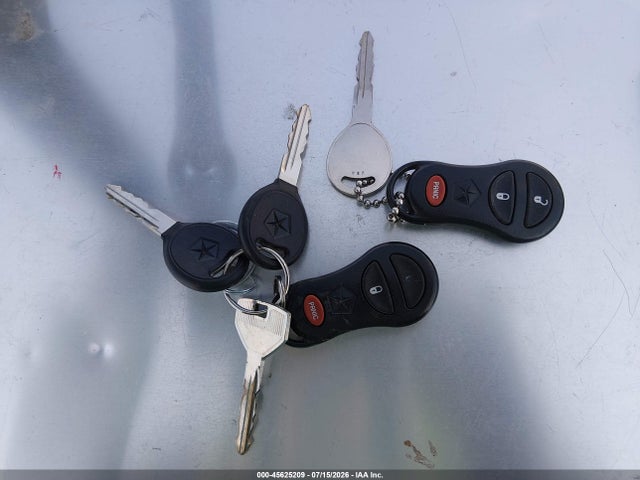 Продаж на аукціоні авто 2000 Chrysler Town & Country Limited, vin: 1C4GP64L4YB688165, номер лоту: 45625209